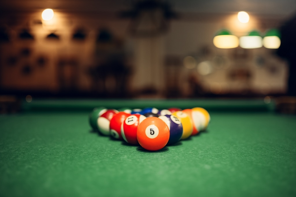 Pool Sfeer RS Photodune K0x0dXrp Billiard Balls On Green Table American Pool Xxl ?itok=uLFvy6s6